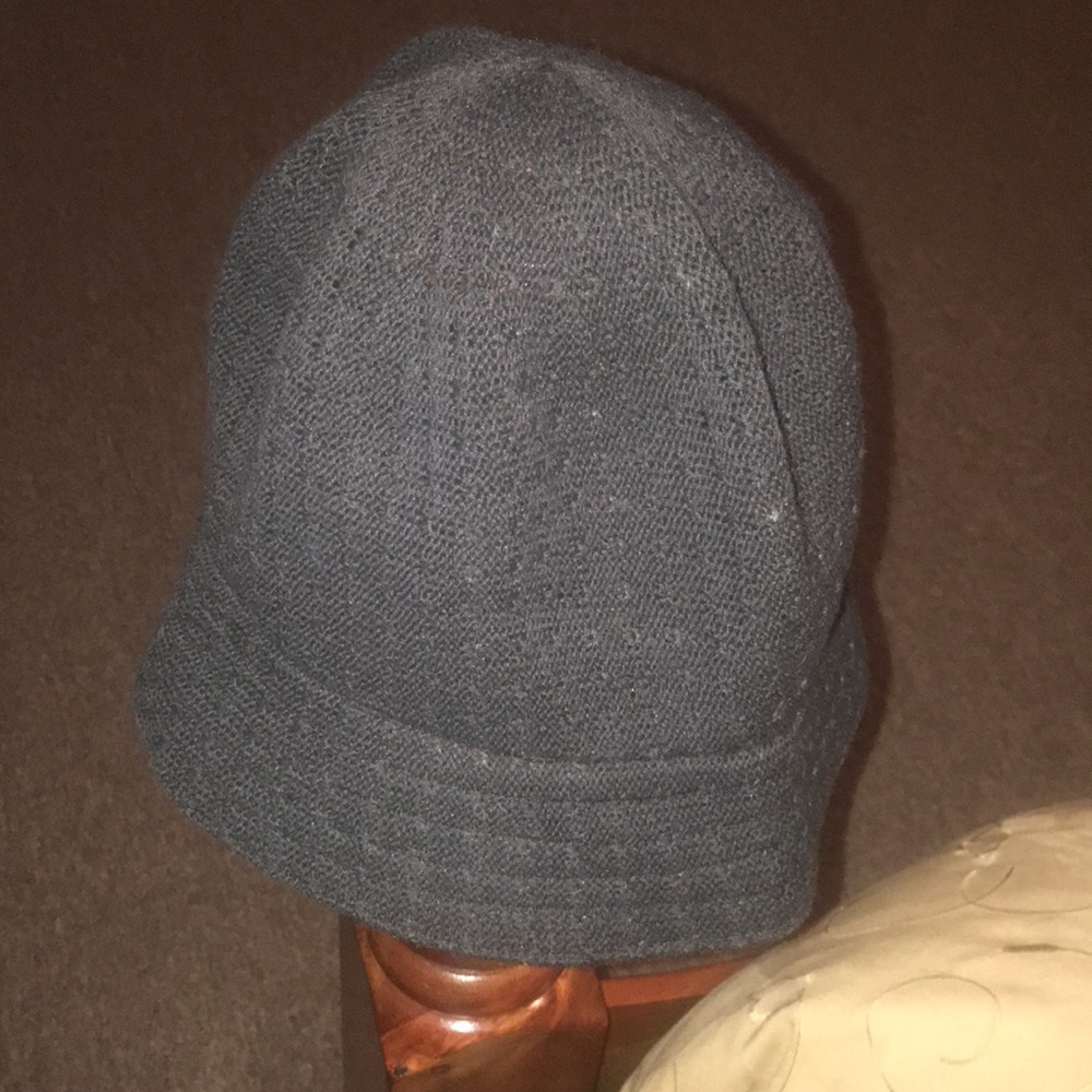 NWOT Liz Claiborne Perforated Light Bucket Hat